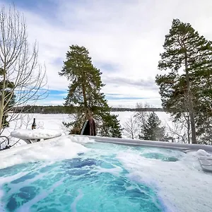 https://relaxing-lake-oasis-with-jacuzzi-amazing-view-private-pier.find-stockholm-hotels.com