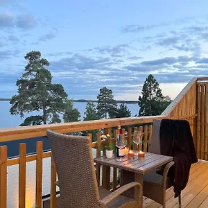 https://new-lakehouse-amazing-sea-view-and-private-pier.find-stockholm-hotels.com